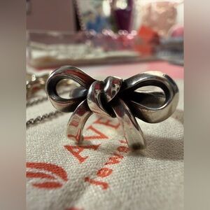 James Avery Retired bow ring